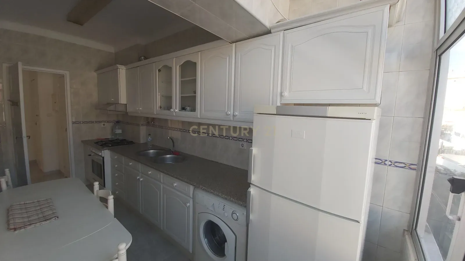 Fotografia 5 de Apartamento T2 em Almada na Av. Nuno Alvares Pereira.