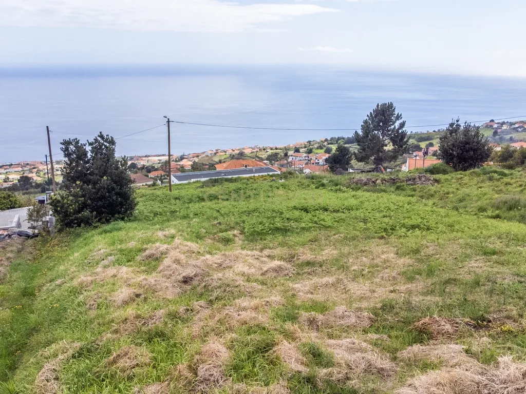 Fantástico terreno com vista mar na Calheta - Image 7