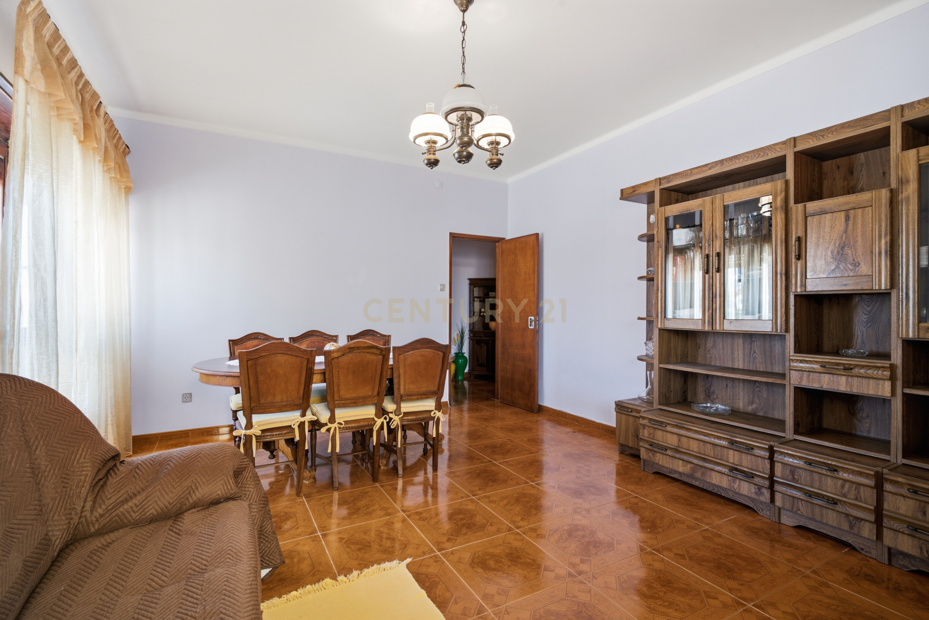 Fotografia 5 de Apartamento T3 com garagem e arrecadação - Praia da Areia Branca, Lourinhã