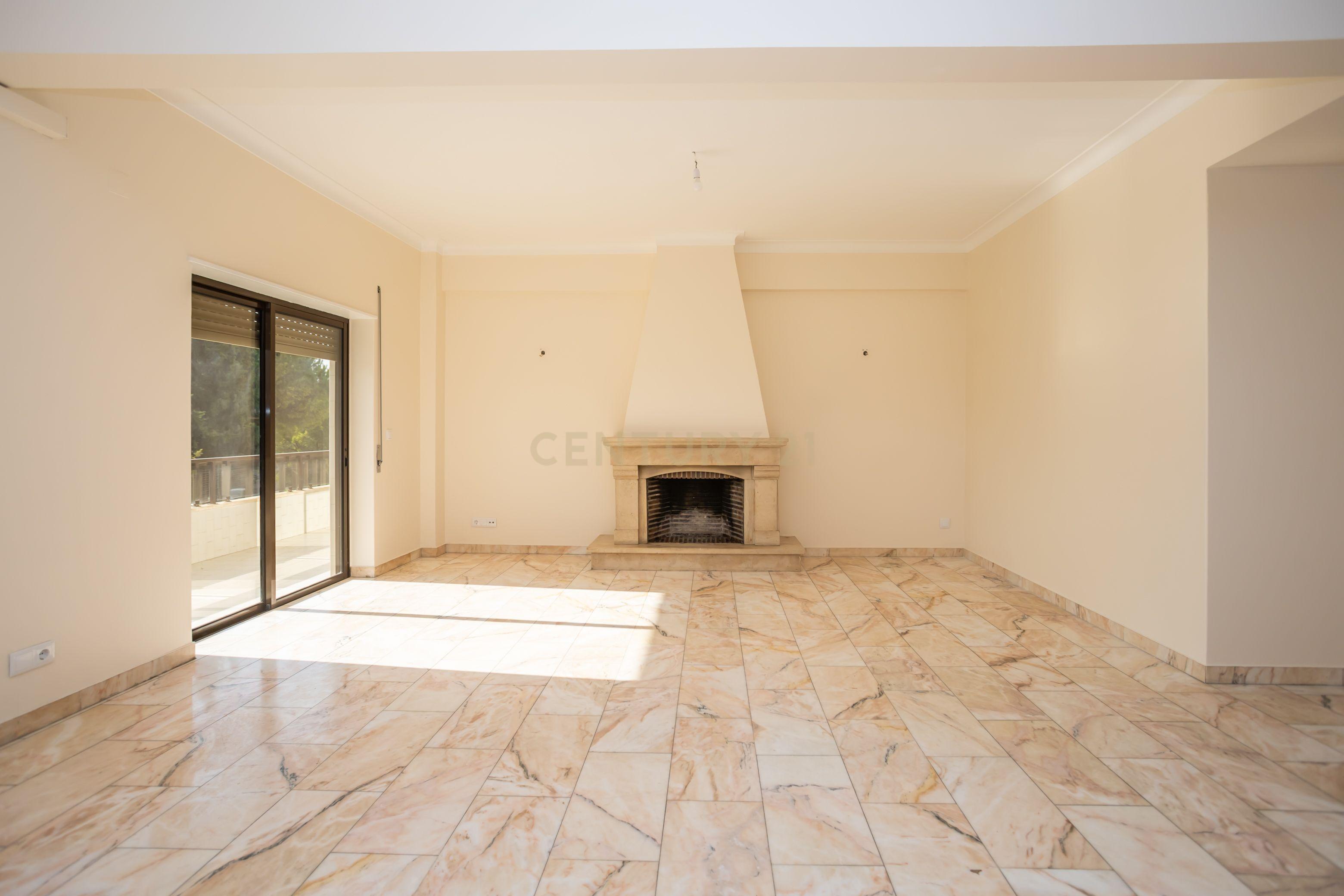 Apartamento T4, centro de Almada com terraço - Image 16