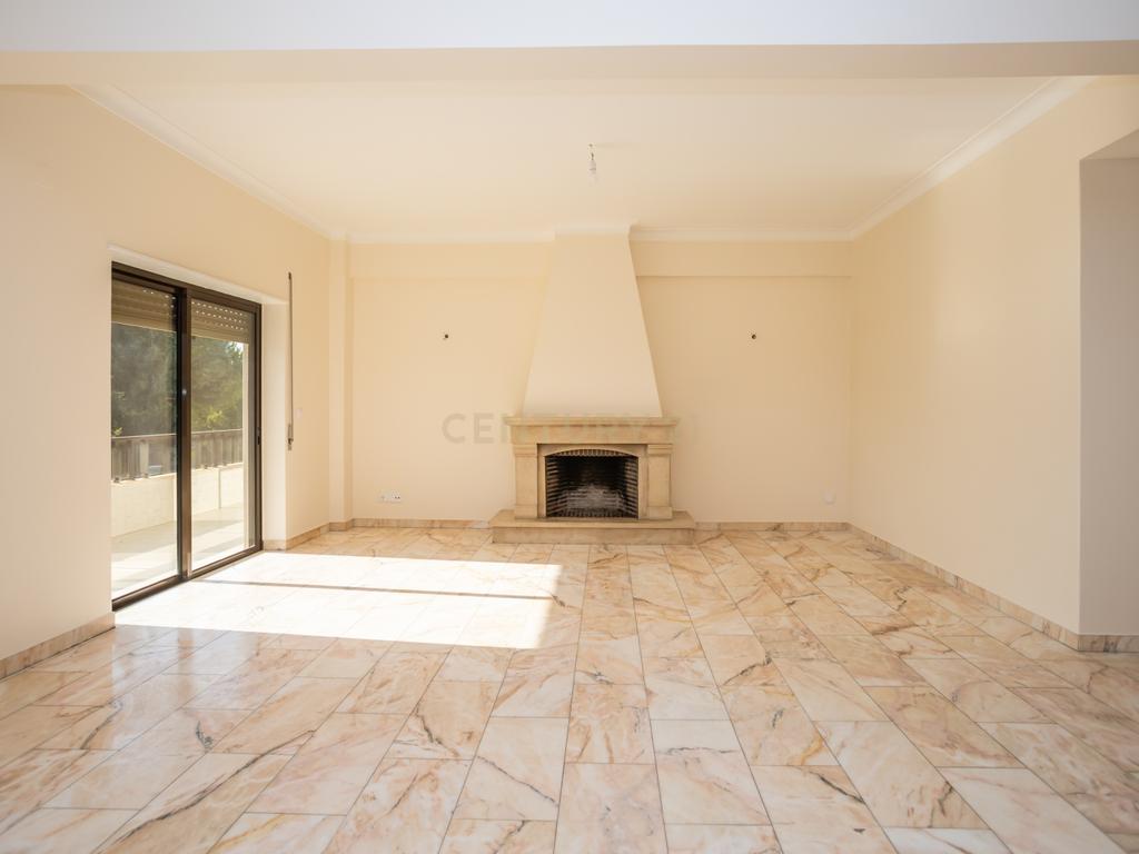 Apartamento T4, centro de Almada com terraço - Image 16