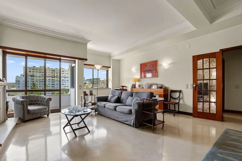 Apartamento Moderno em Campo Grande, Lisboa - 4 Quartos e Vista Panorâmica - Image 9