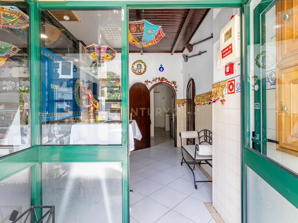 Espaço comercial no centro de Alverca junto às Finanças - Image 12