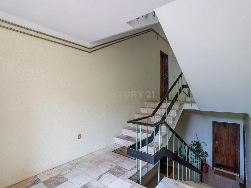 Apartamento T2 na Nazaré - Totalmente Remodelado com Vista Mar - Image 31