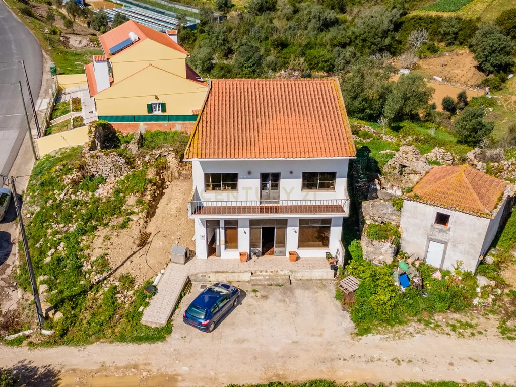Moradia T3 com espaço comercial em Monfirre, Mafra - Image 1