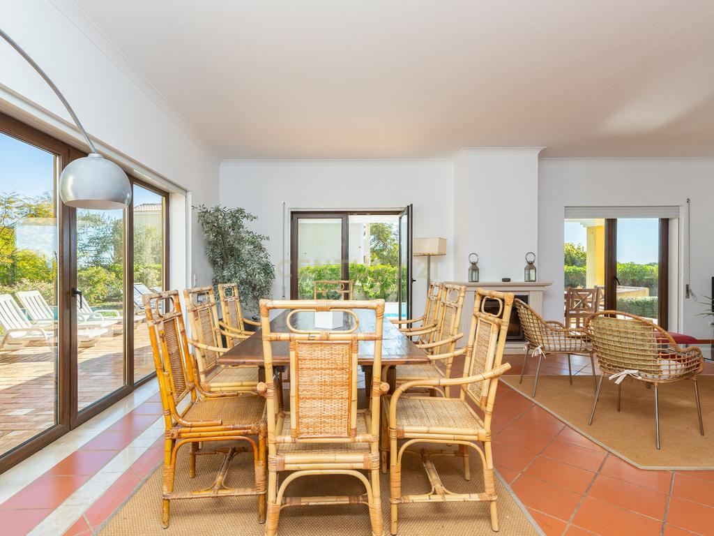 Moradia T4 Independente – Um Refúgio de Conforto e Elegância - Image 10