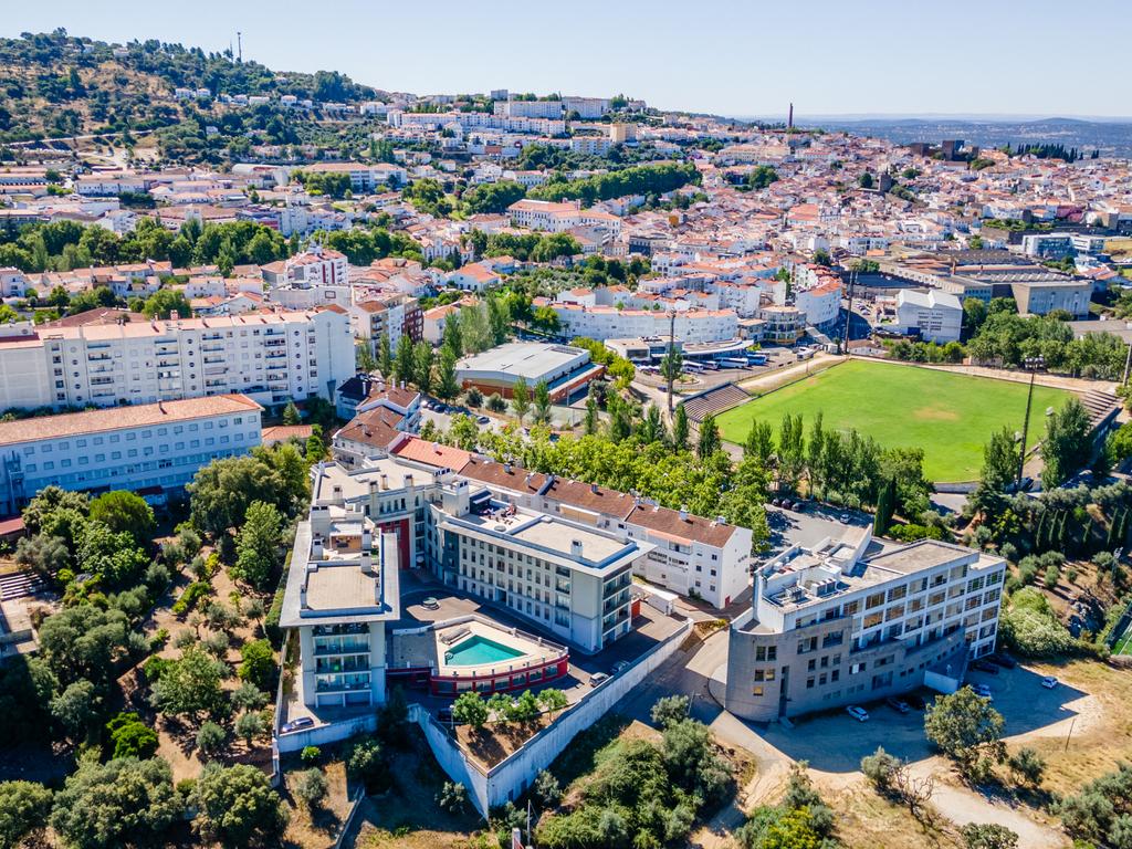 Prédio no Centro de Portalegre para investimento - Image 50