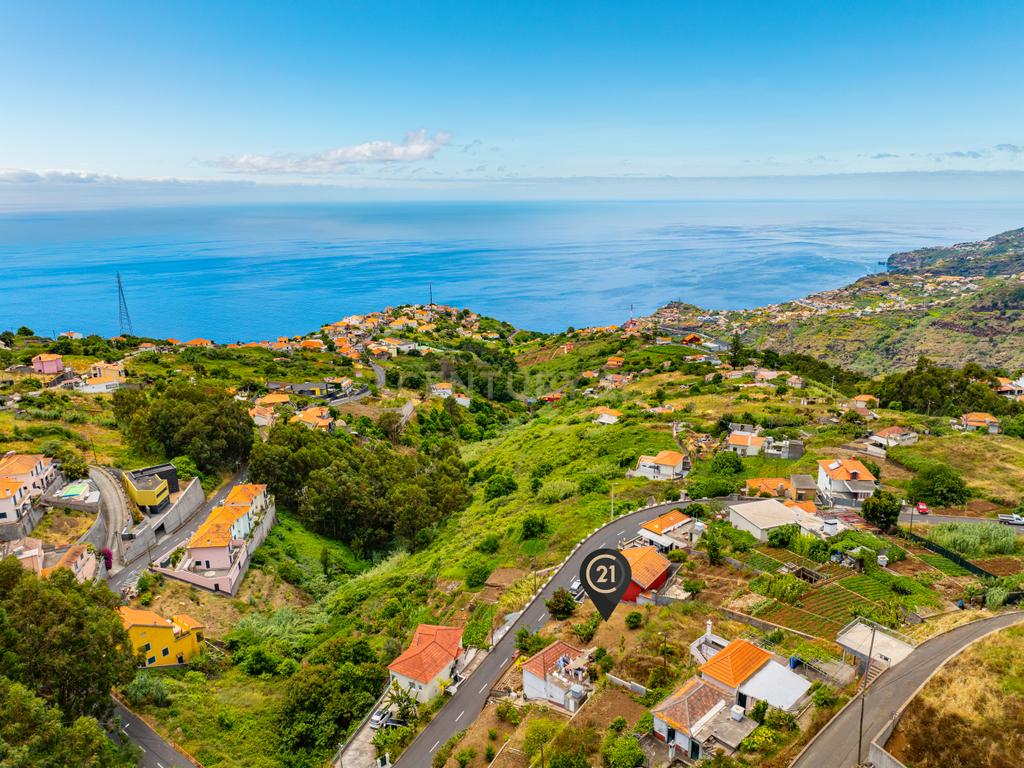 Terreno Urbano com Projeto Aprovado na Tranquila Ribeira Brava - Image 3
