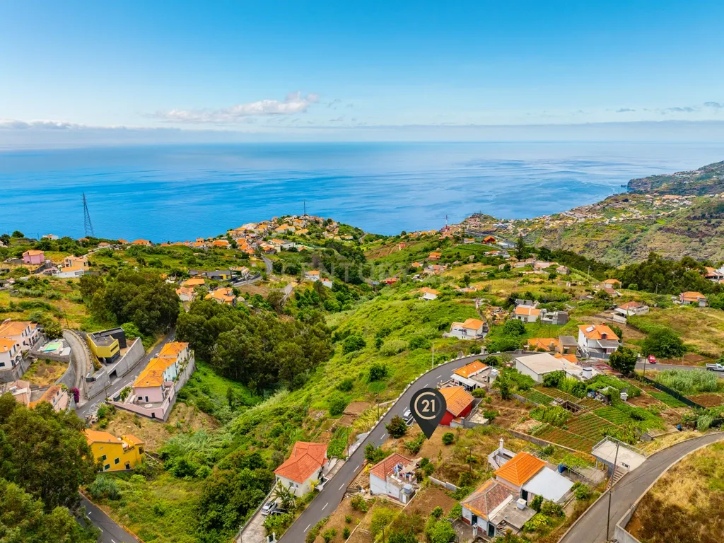 Terreno Urbano com Projeto Aprovado na Tranquila Ribeira Brava - Image 3
