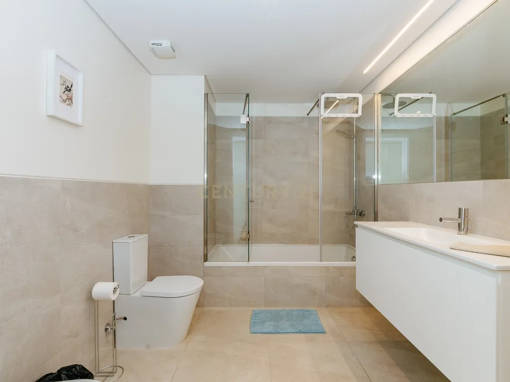 Apartamento T4 no VALRIO, Olivais - Image 13