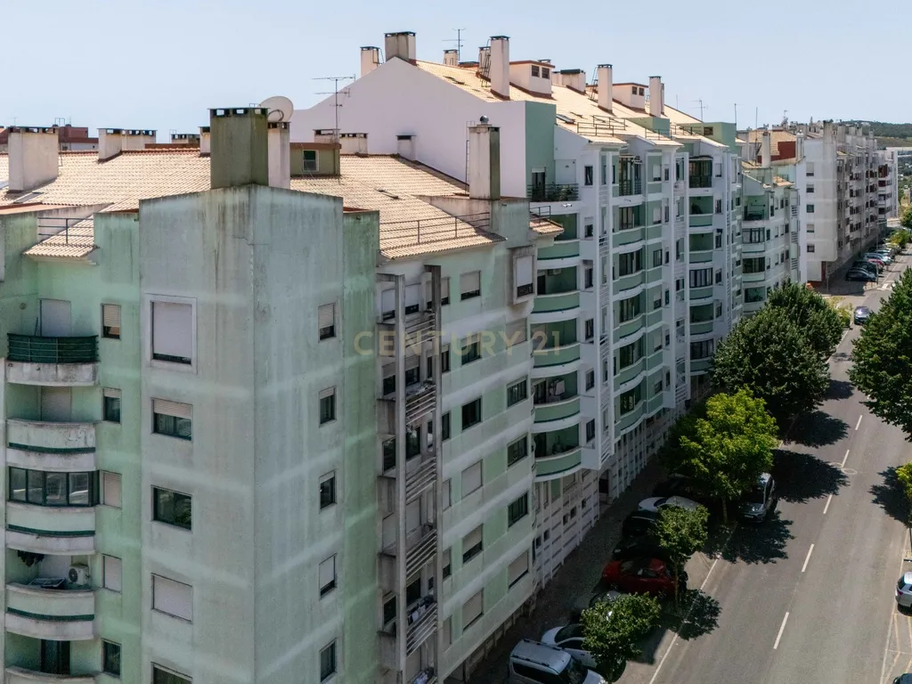 Apartamento T3 com varandas e Estacionamento | Cavaleira – Algueirão Mem Martins - Image 23