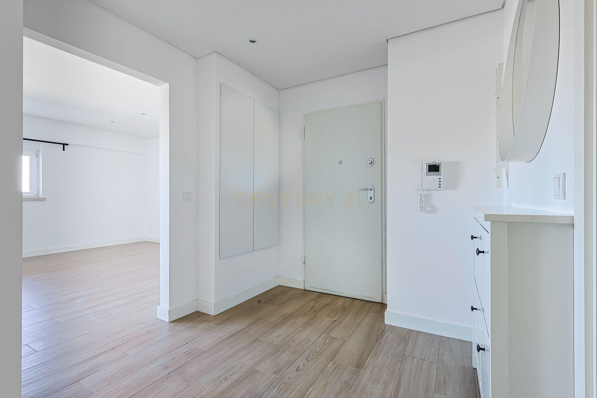 Fotografia 6 de T1 - Apartamento Moderno no Montijo para Arrendamento