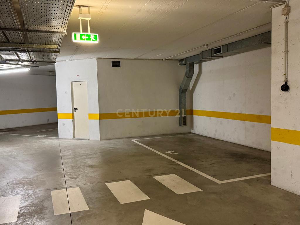 Apartamento T1 com segurança privada, piscina, garagem e arrecadação no condomínio Villa Restelo, Belém. Para Arrendar! - Image 20