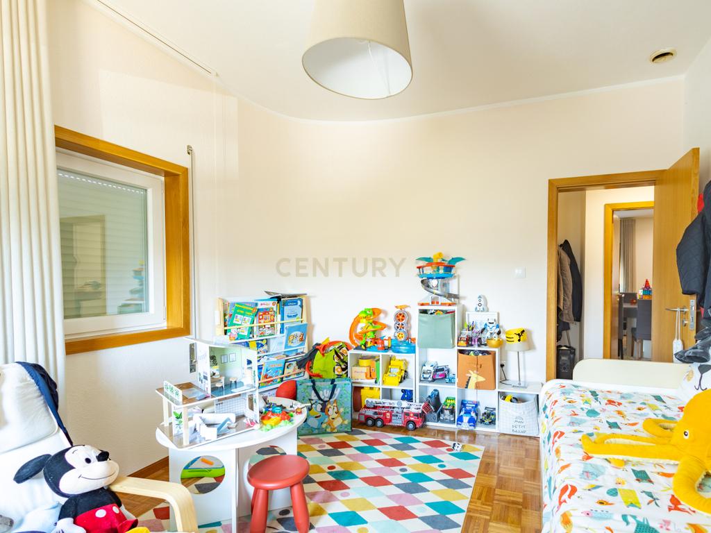 Moradia Renovada em Marco de Canaveses com restaurante no piso inferior - Image 19