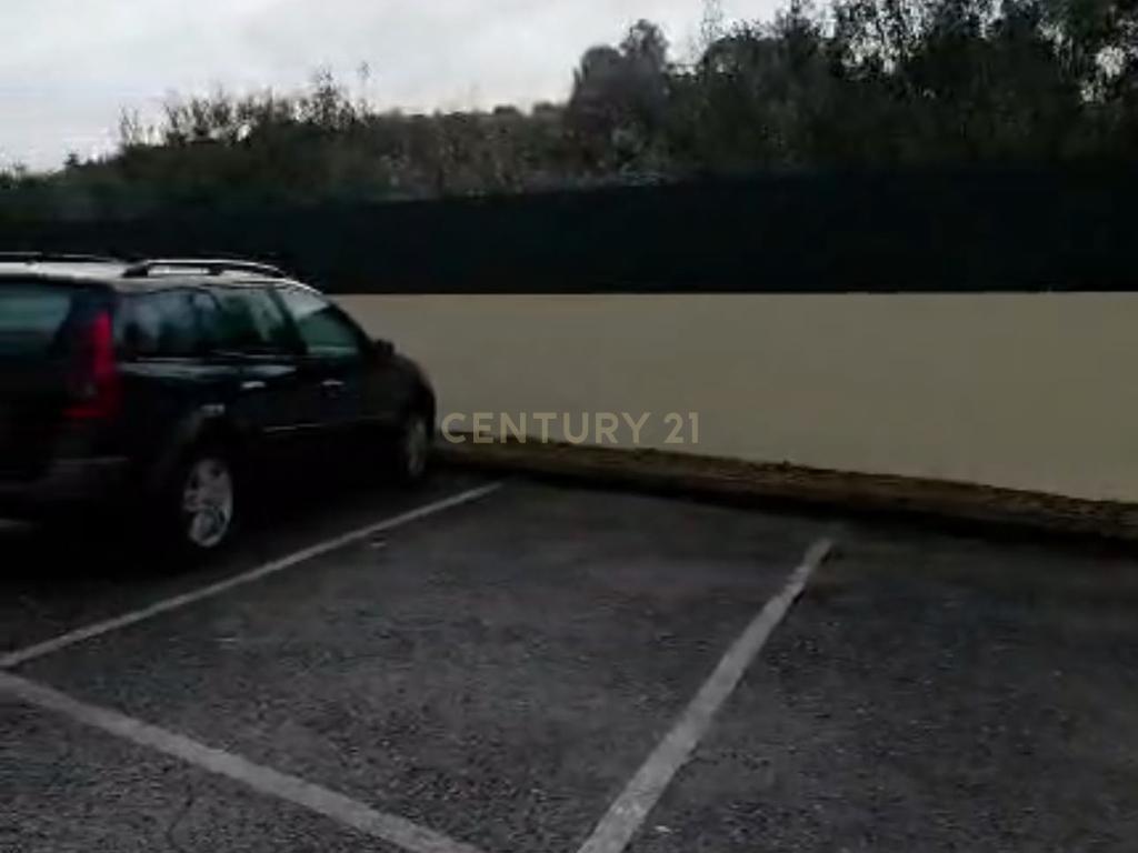 T3 no Algarve com piscina e lugar de estacionamento - Image 25