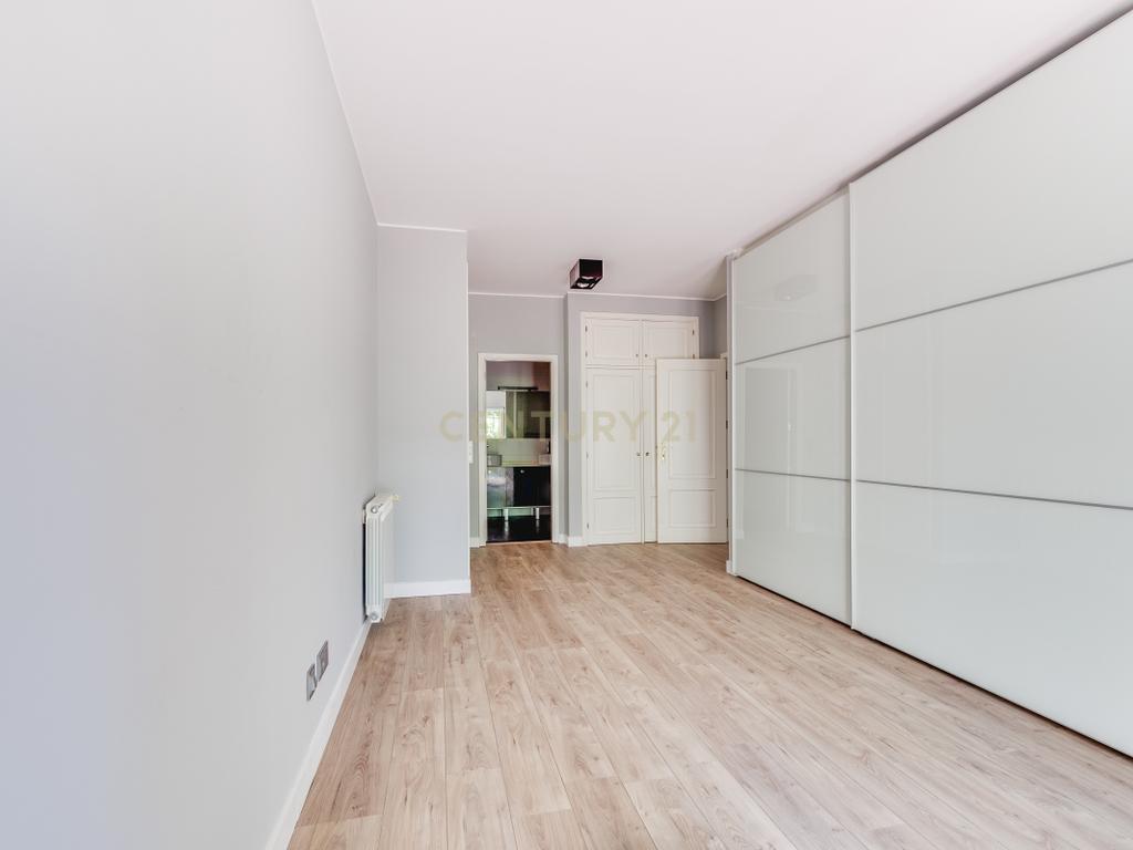 Apartamento T3 em condomínio fechado com piscina na Beloura - Image 21