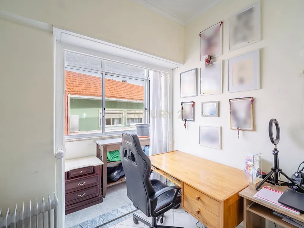 Apartamento T2 em Cacilhas – Excelente Localização - Image 6