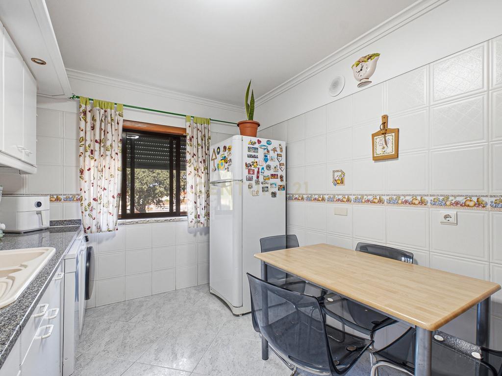 Apartamento T2 c/ Elevador | Fidalguinhos – Barreiro - Image 23