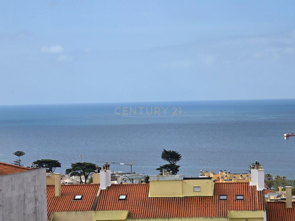 Terreno para Venda nos Jardins da Parede com Vista Mar - Image 3