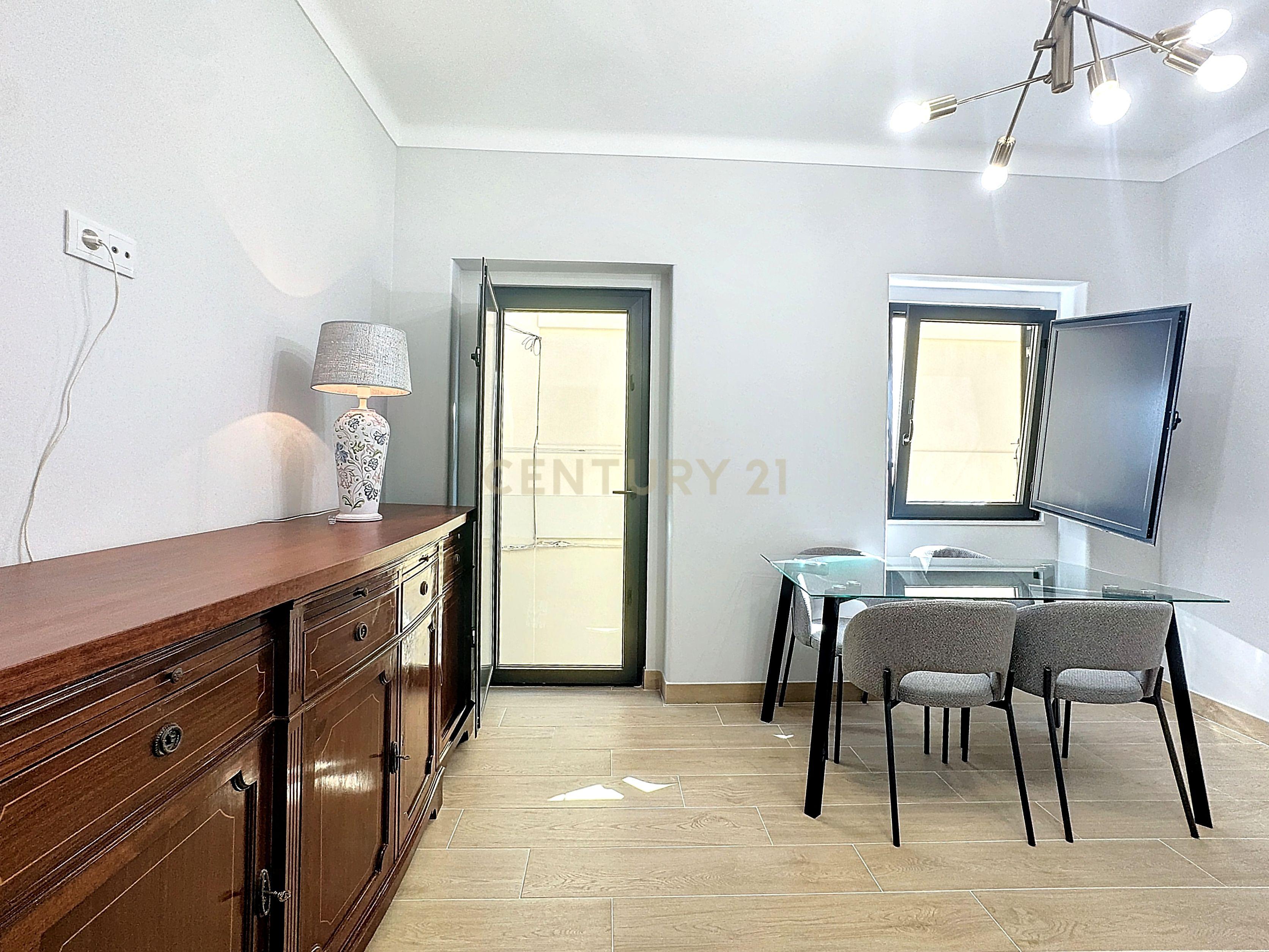 Fotografia 12 de Apartamento T3 para arrendar a passos da praia