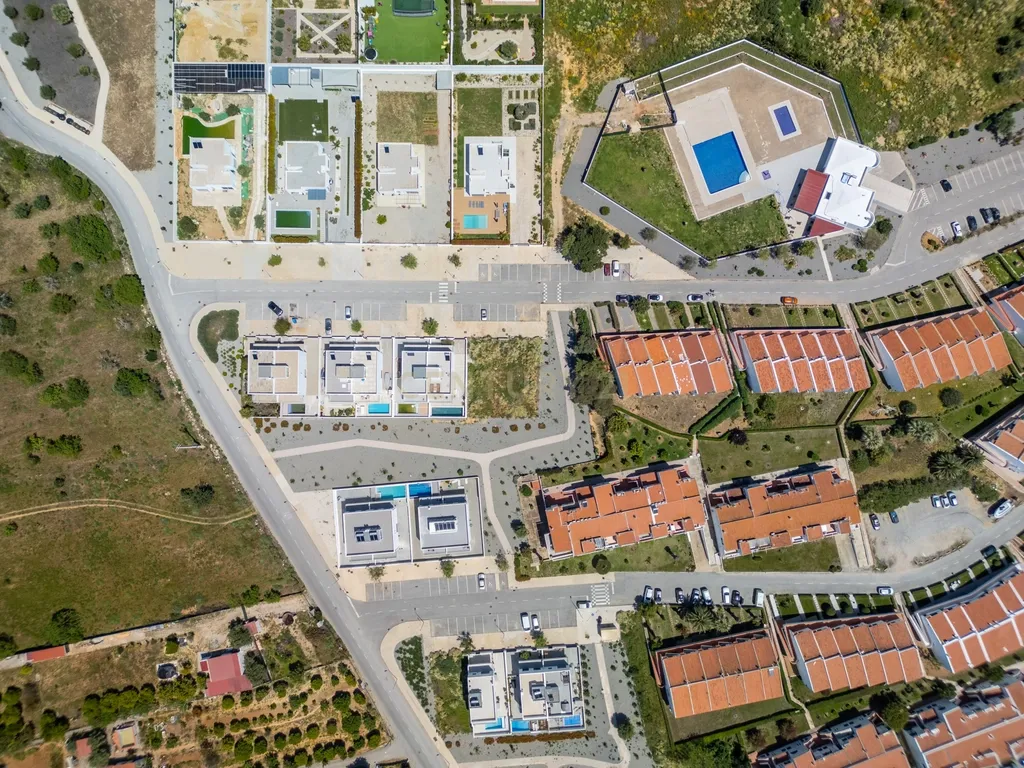 Lote de Terreno com Projeto Pré-aprovado para Moradia T3 com Piscina Privativa – Um Refúgio no Coração do Algarve, entre a Ria Formosa - Image 10