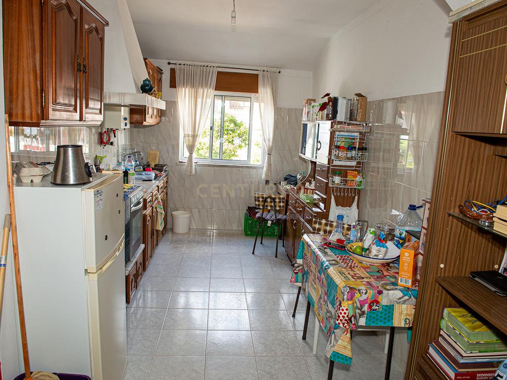 Restaurante com 60 lugares e um Apartamento T2 - Image 25