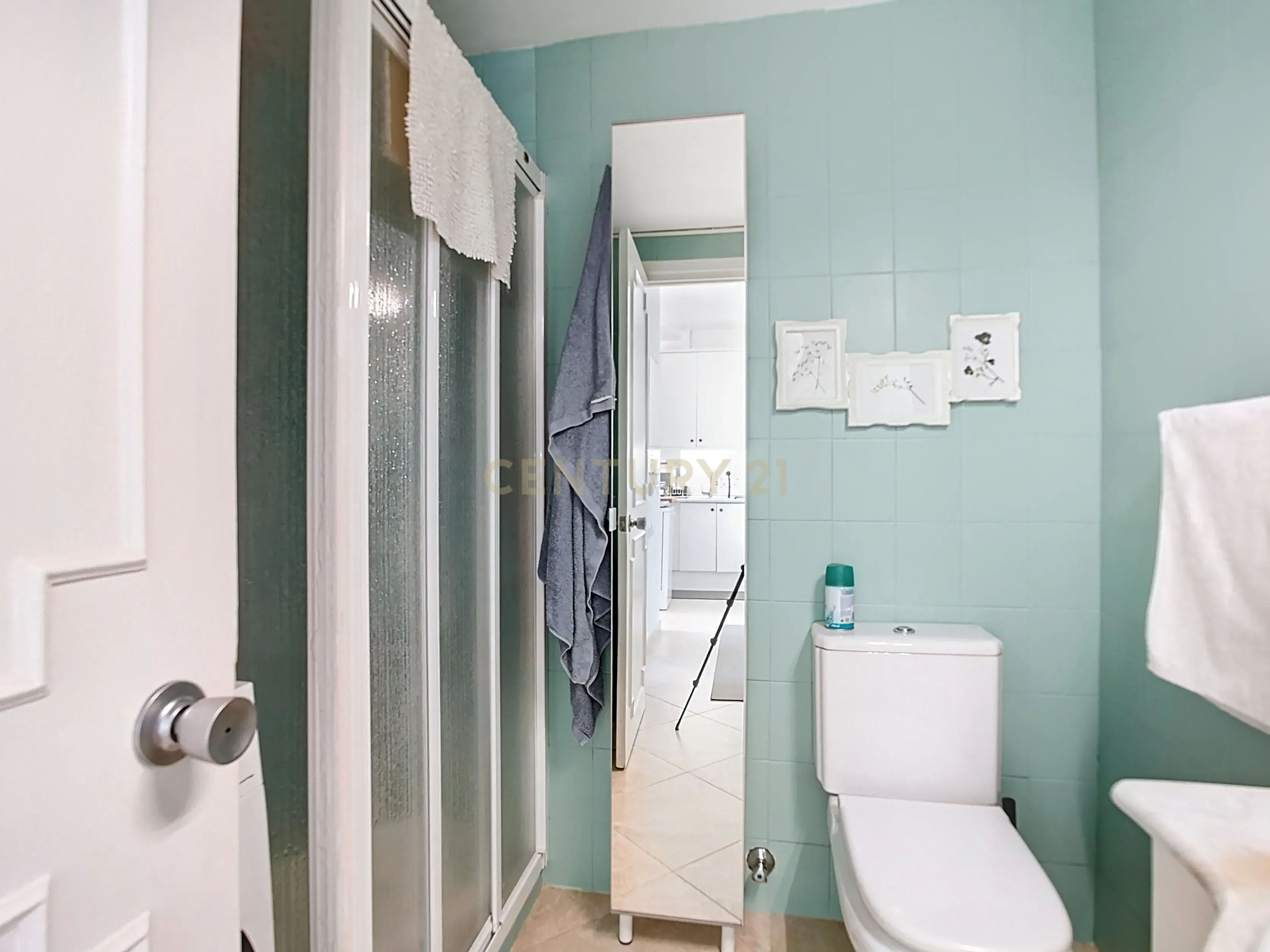 Apartamento Renovado com Vista Panorâmica em Málaga - Image 6