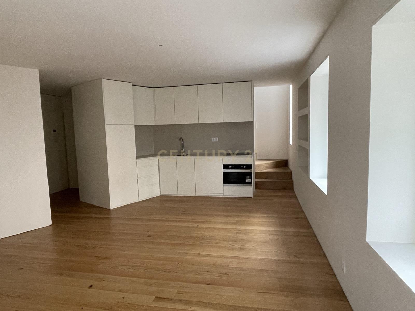 T2 duplex na rua de Cedofeita - Image 18