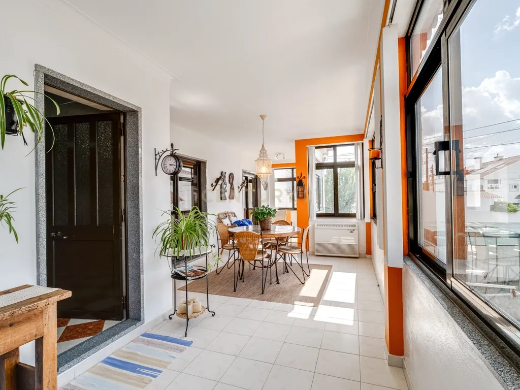 Há casas que se visitam… e há casas que se sentem. Esta é, sem dúvida, uma delas. - Image 33