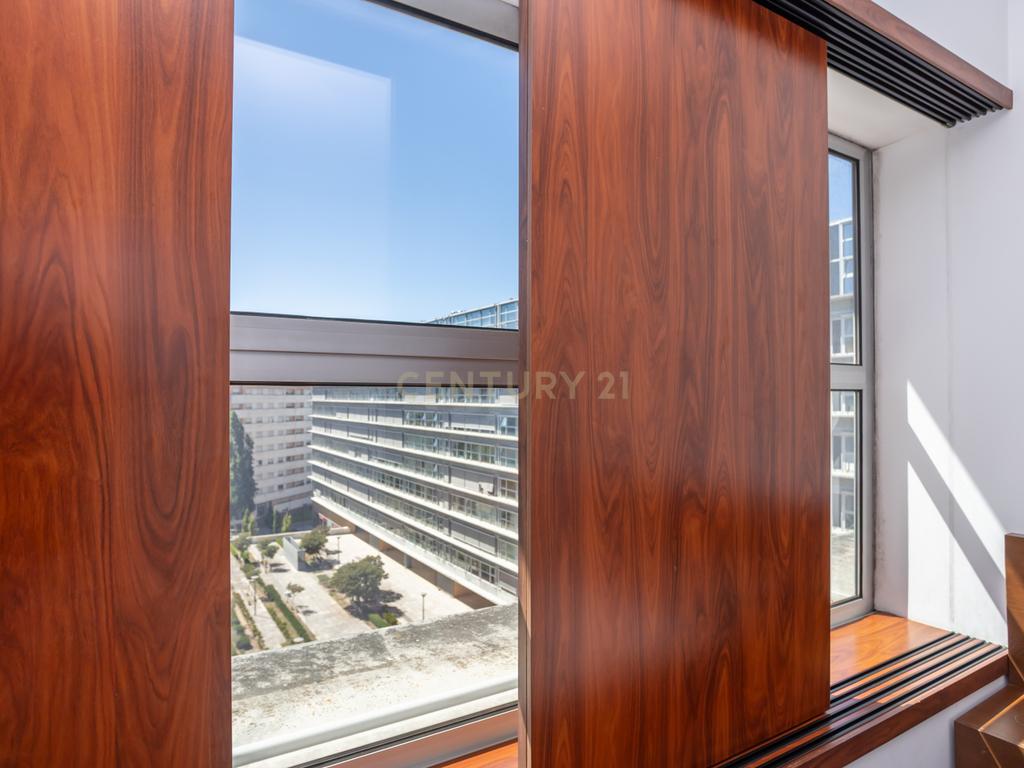 Viva com Tranquilidade em Lisboa a 150m do Parque Oeste – T1 Lumiar com Parqueamento e Arrecadação  - Image 24