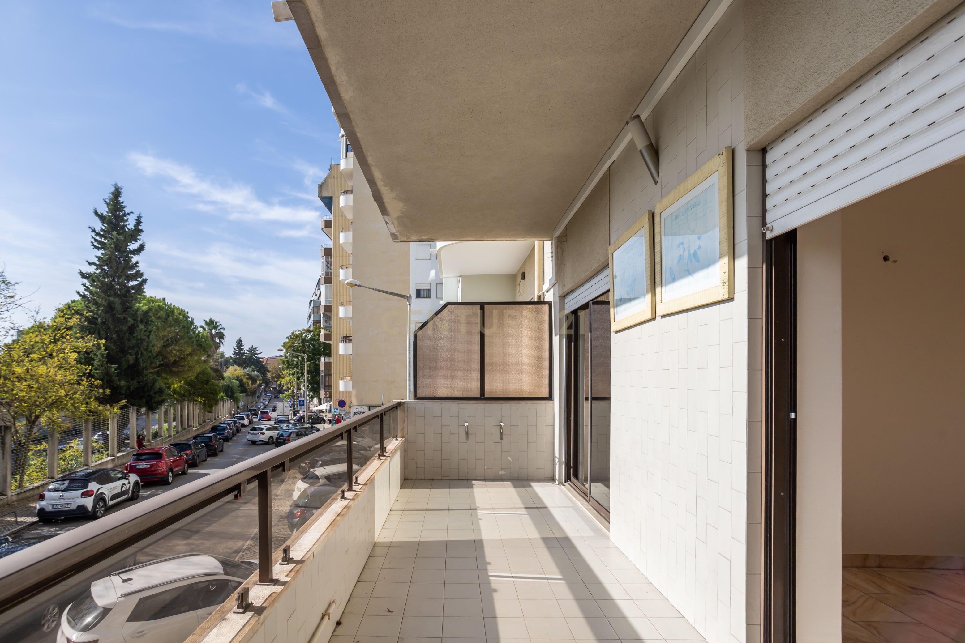 Apartamento T4, centro de Almada com terraço - Image 38
