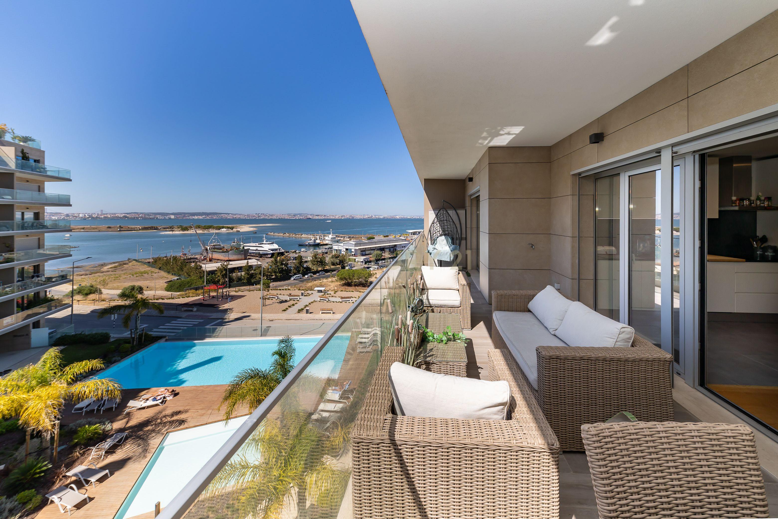 Apartamento T3 em Condomínio de Luxo - One River, Seixal - Image 2