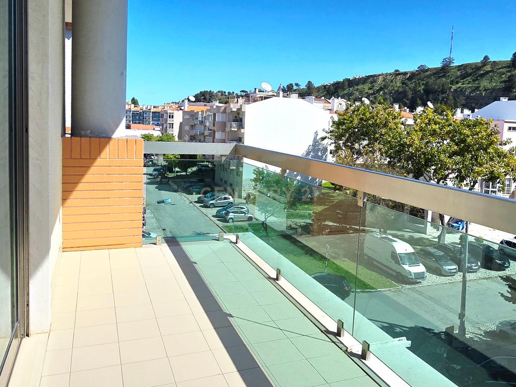Apartamento Duplex T3 perto do mar na Caparica — Conforto, Elegância, Proximidade da Natureza e Estilo de Vida Descontraído - Image 22