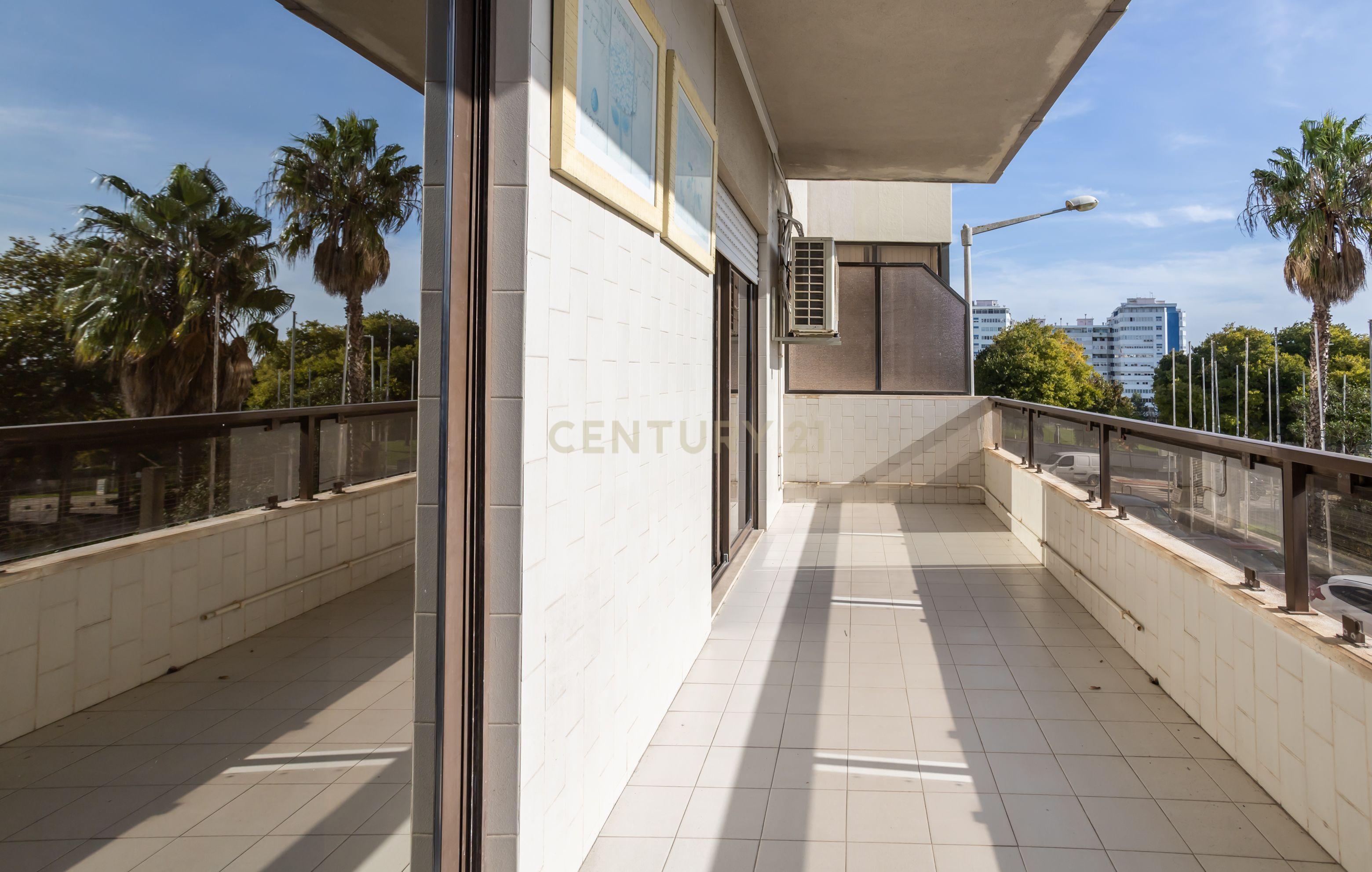 Apartamento T4, centro de Almada com terraço - Image 35