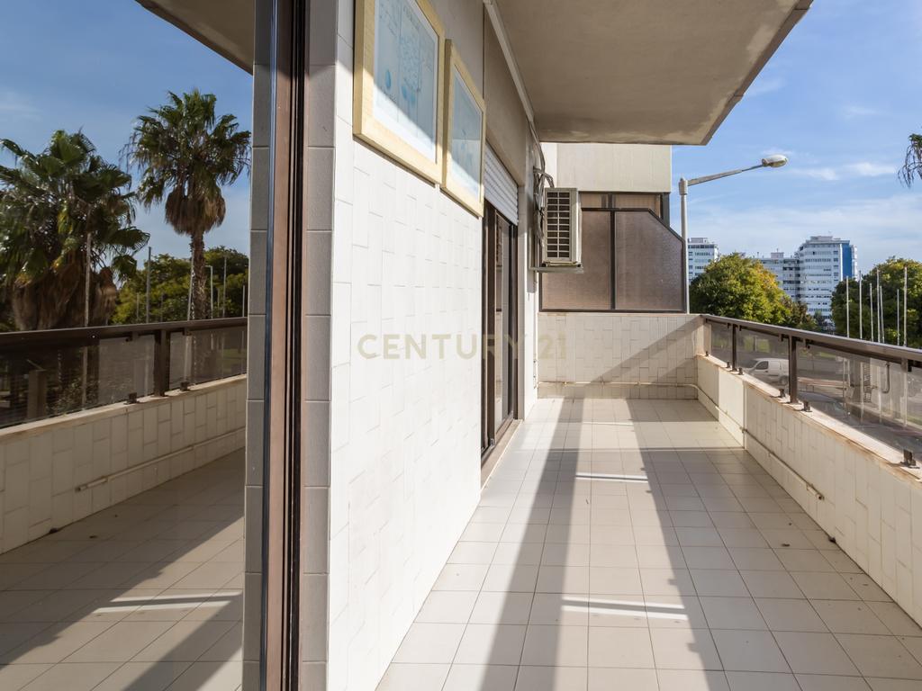 Apartamento T4, centro de Almada com terraço - Image 35