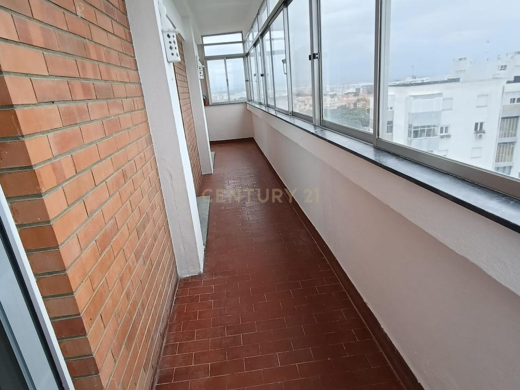 Apartamento 4 assoalhadas (T3) nos Olivais. Conforto e conveniência no coração da cidade - Image 25