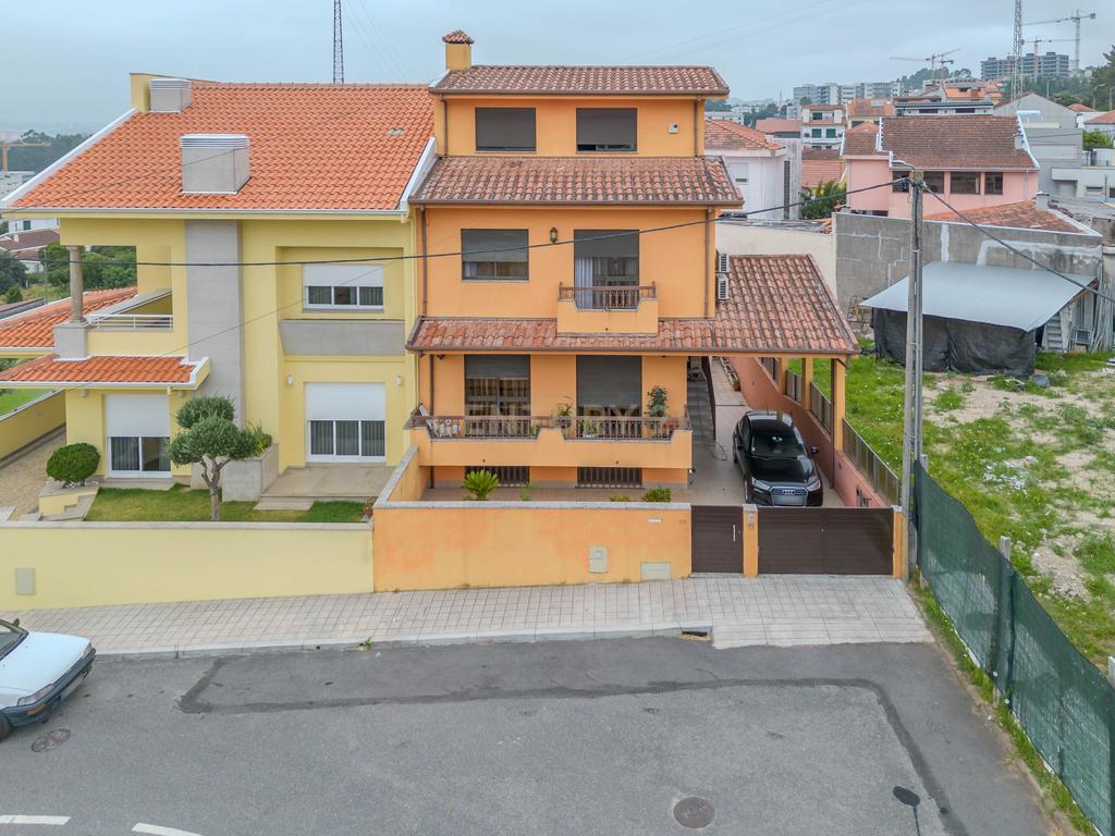 Moradia T4 na Praceta Luís de Camões, em Fânzeres, Gondomar - Image 2