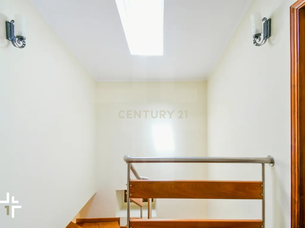 Moradia T2 com Jardim e Alpendres Exclusivos | São Pedro do Estoril - Image 46