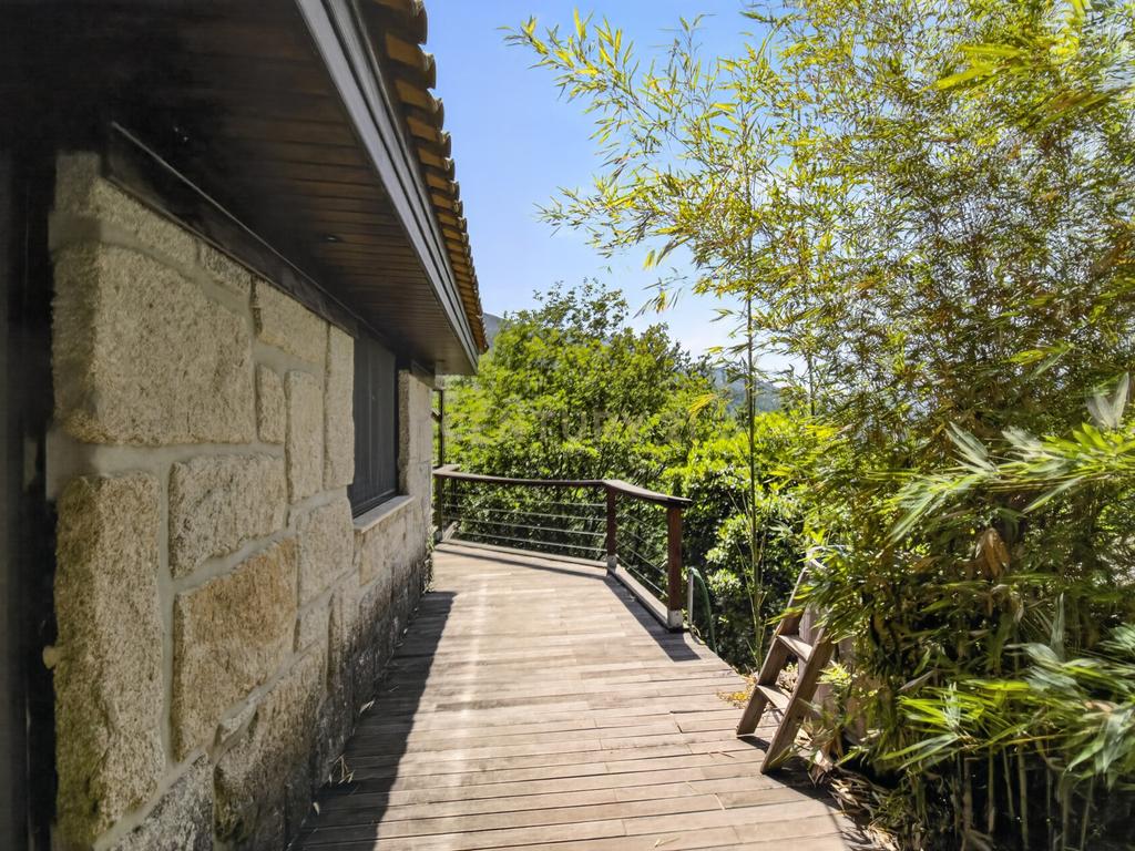Duas Propriedades Únicas no Gerês com Acesso Direto ao Rio e Ancoradouro Privado - Image 11