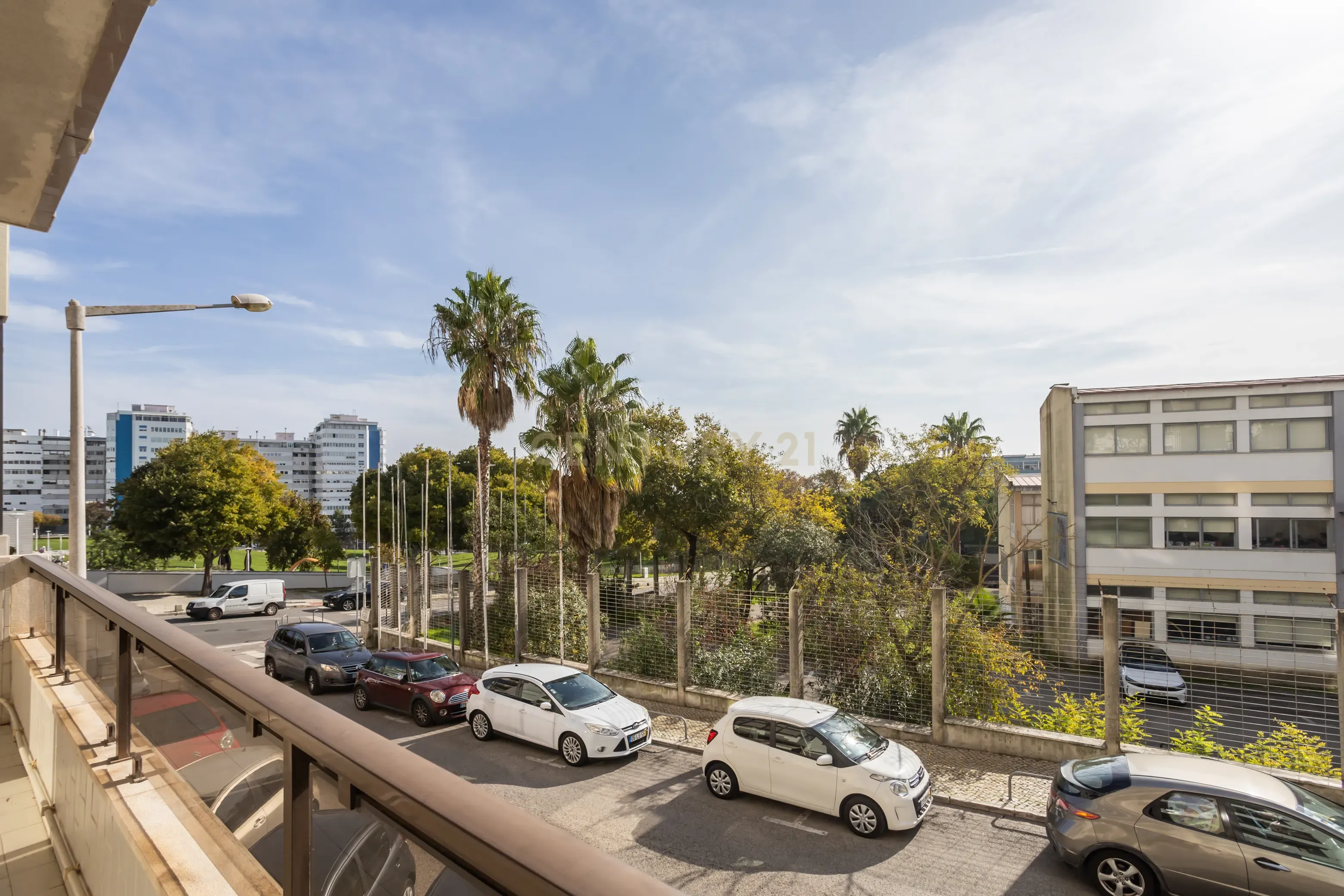 Apartamento T4, centro de Almada com terraço - Image 24