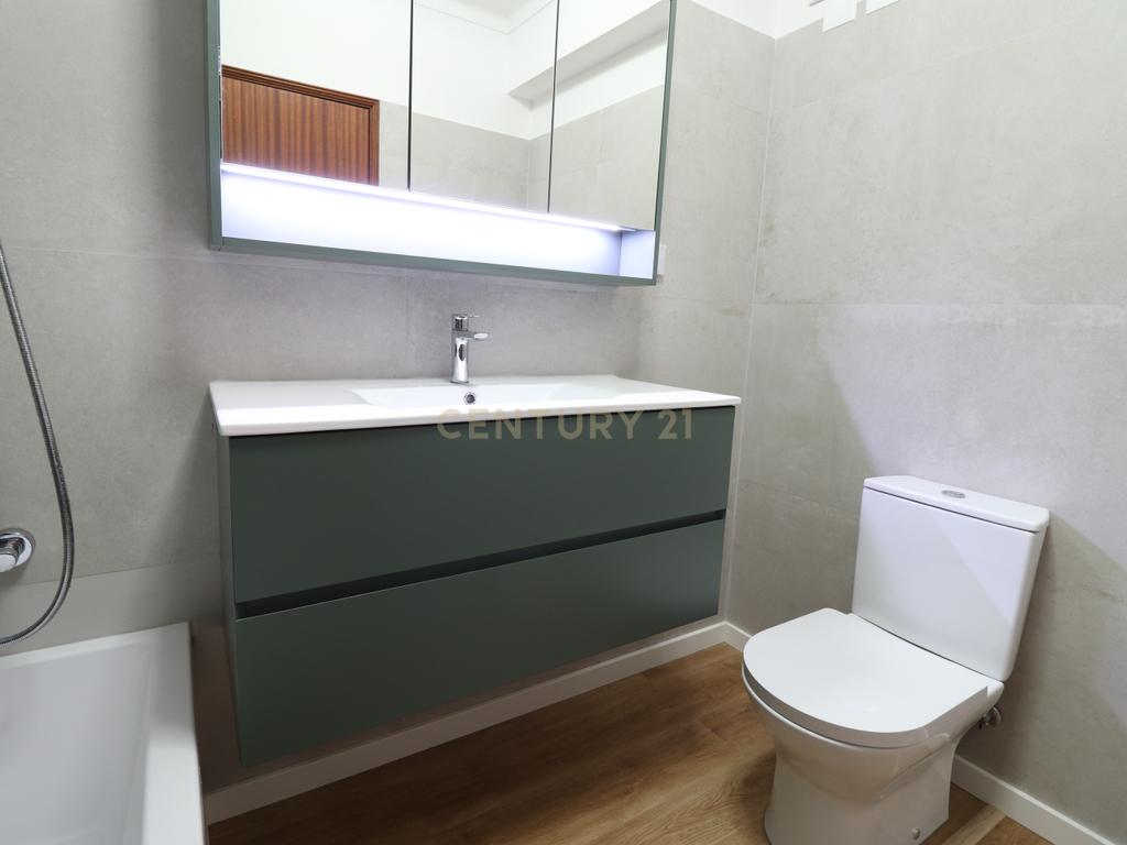 Apartamento T3 Remodelado na Avenida do Cristo Rei - ALMADA - Image 20