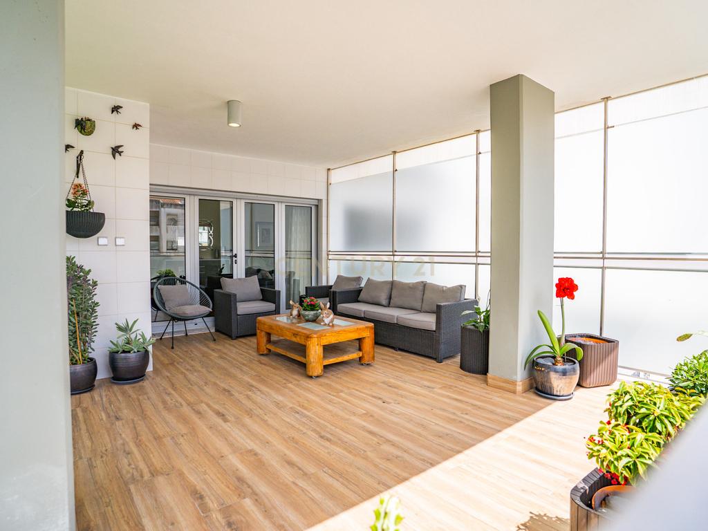 Apartamento T4 Premium com Terraço na Avenida da Independência - Image 59