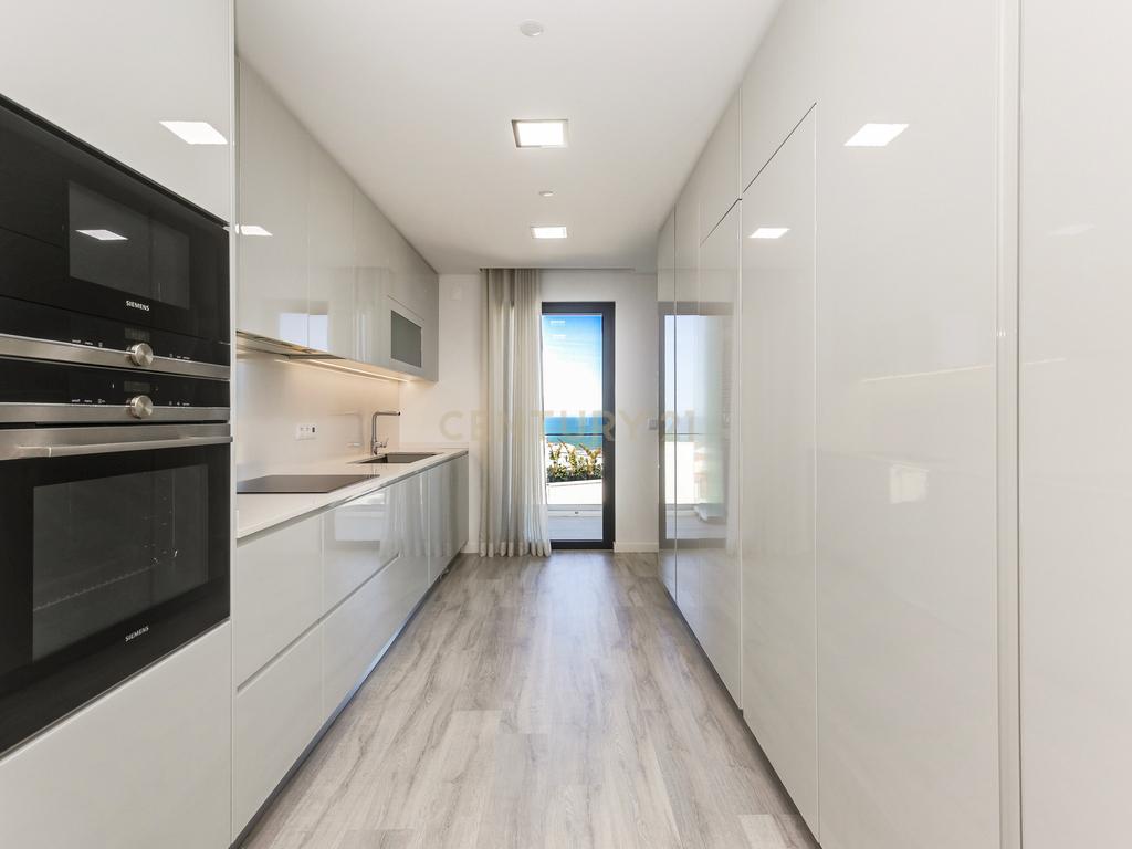 T3 com terraço e VISTA MAR em condomínio de luxo na Ericeira - Image 8