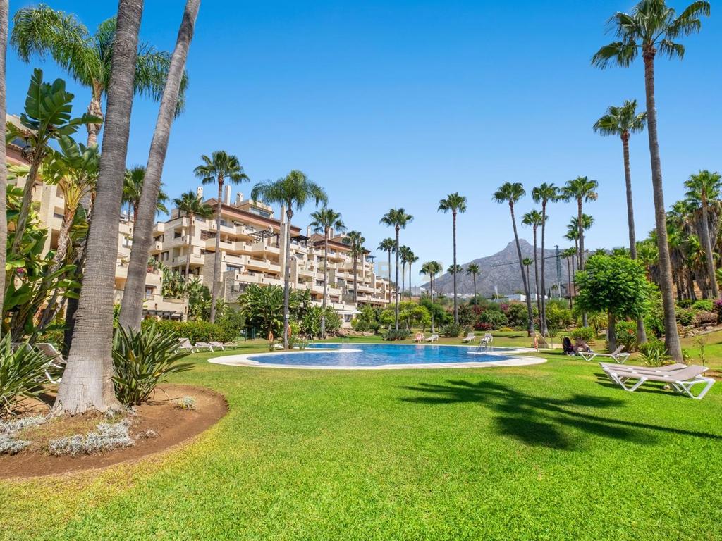 Apartamento espetacular para venda na Golden Mile - Lomas de Marbella Club - Image 1