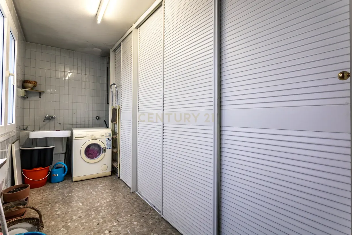  - Image 15