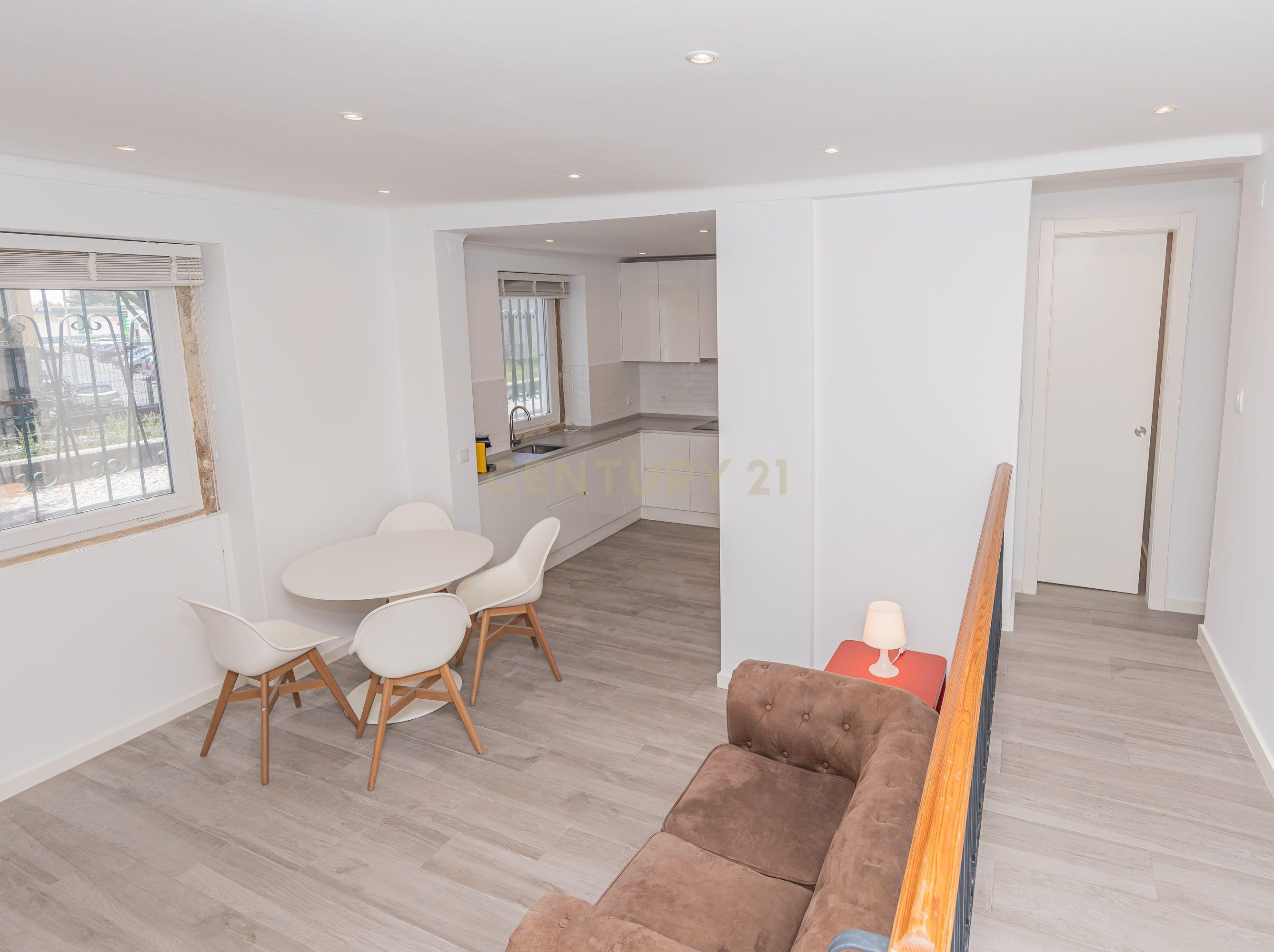 Fotografia 8 de Apartamento T3 em Paço de Arcos – Excelente Localização
