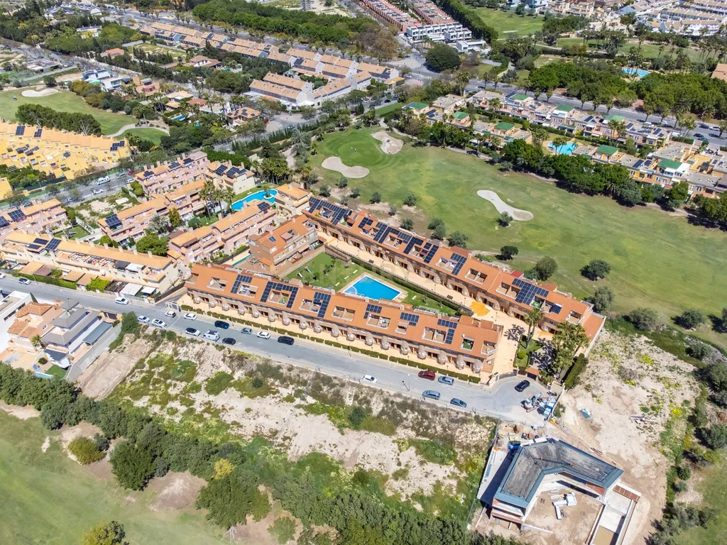 Moradia geminada de esquina em Alicante Golf, espaço, privacidade e qualidade de vida numa das zonas mais exclusivas de Alicante - Image 80