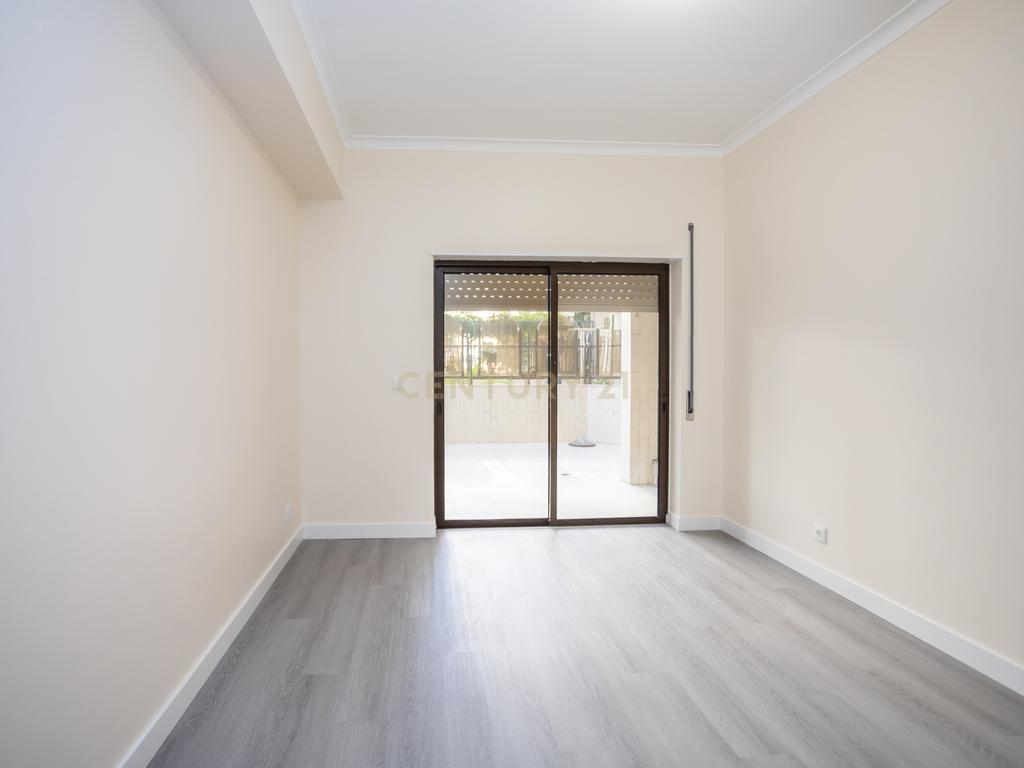 Apartamento T4, centro de Almada com terraço - Image 4