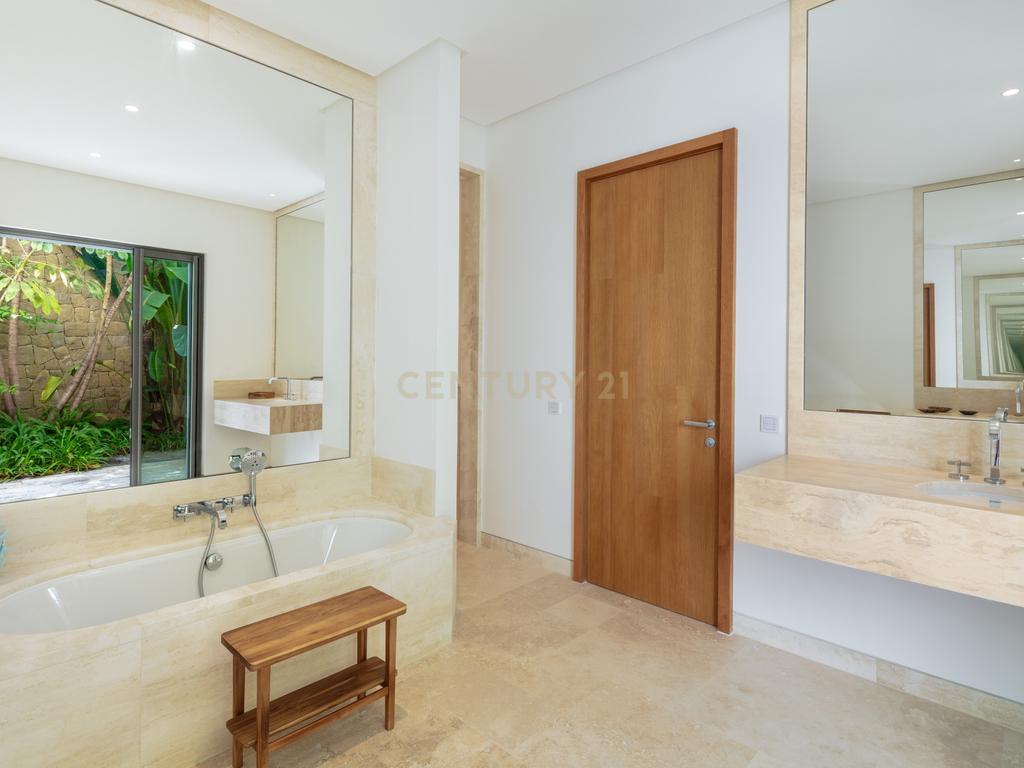 Villa Green 10: Elegância Contemporânea e Luxo à Beira do Golfe na Finca Cortesin - Image 5