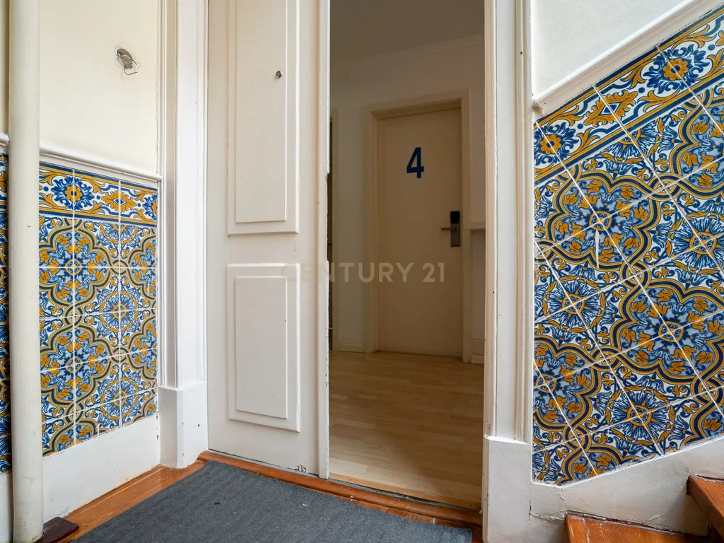 Apartamento Único com Vista sobre o Campo Pequeno – Lisboa - Image 6